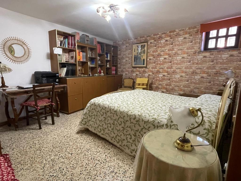 Casa Fra Gli Ulivi Di Giuseppe Guest House Sonnino Eksteriør bilde